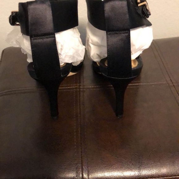 Heels - Picture 3 of 4